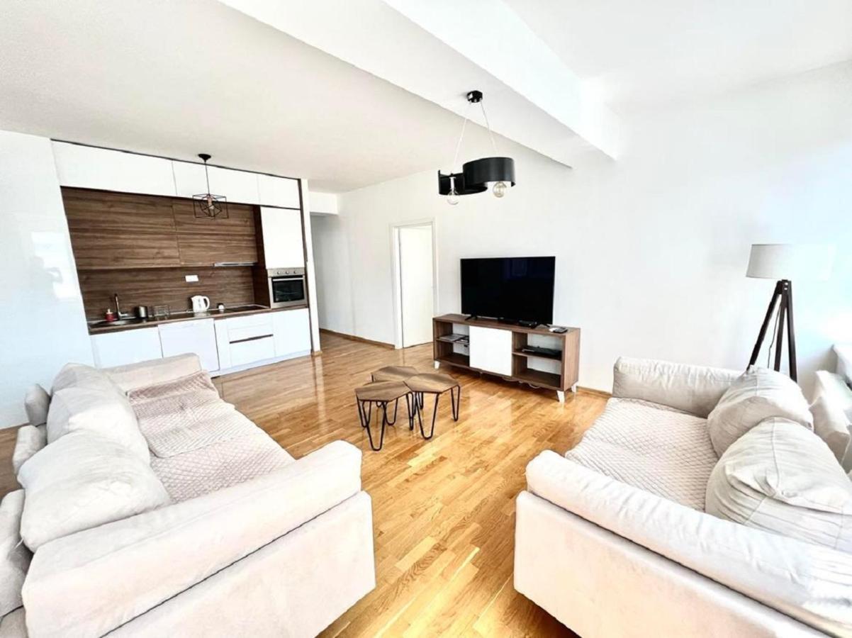 High-End Spacious Apartment Next To City Mall Скопье Экстерьер фото