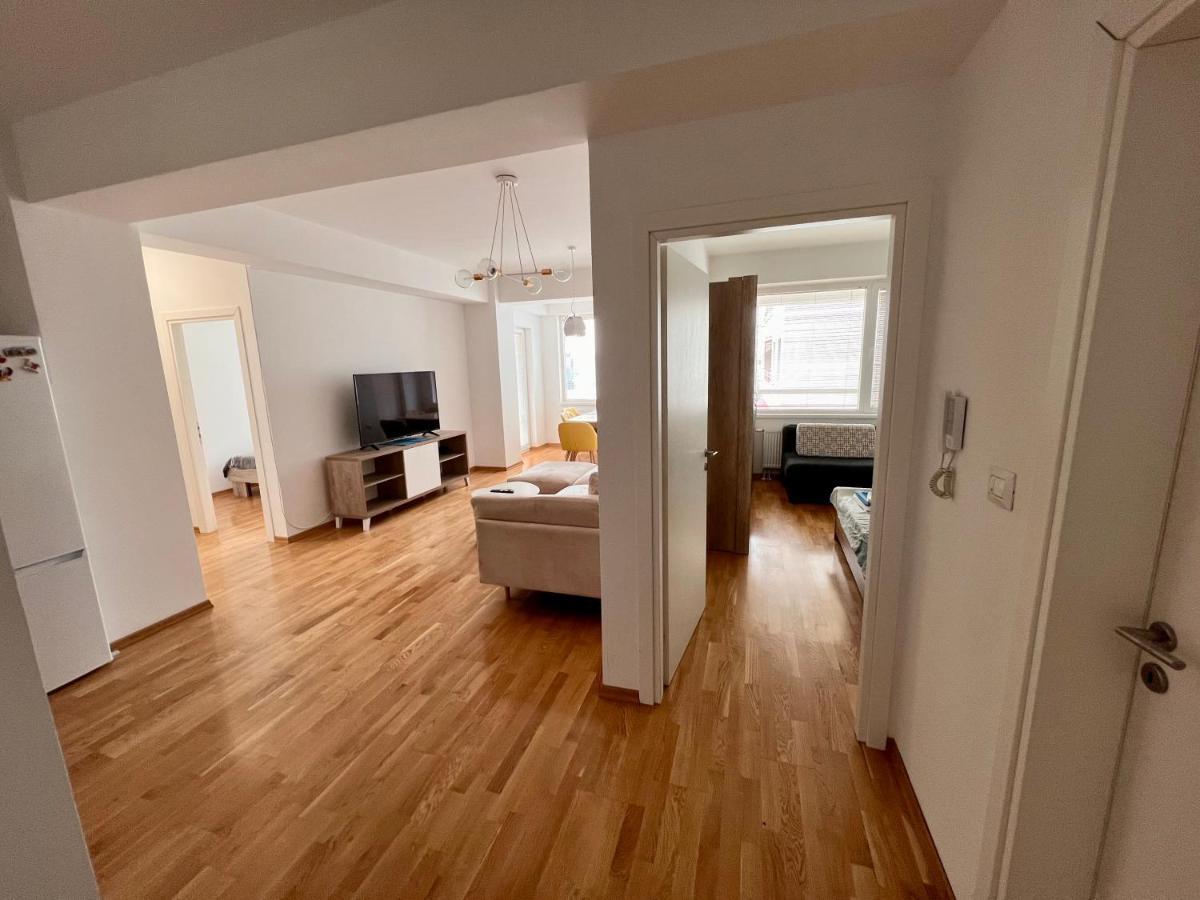 High-End Spacious Apartment Next To City Mall Скопье Экстерьер фото