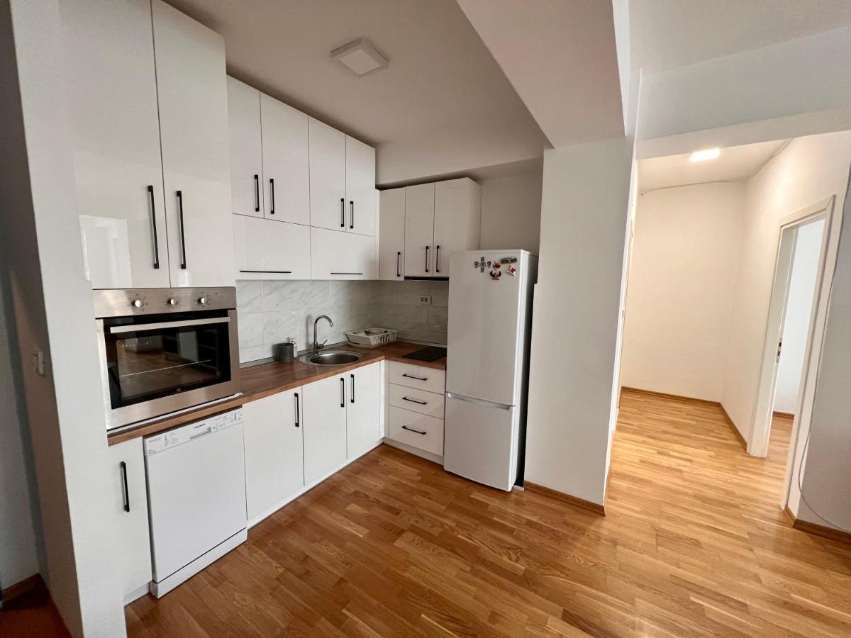 High-End Spacious Apartment Next To City Mall Скопье Экстерьер фото