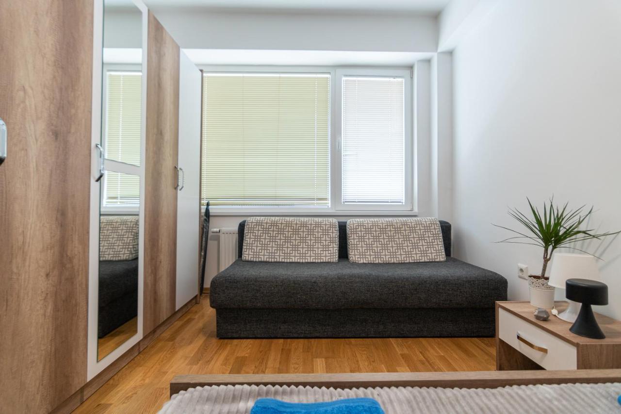 High-End Spacious Apartment Next To City Mall Скопье Экстерьер фото