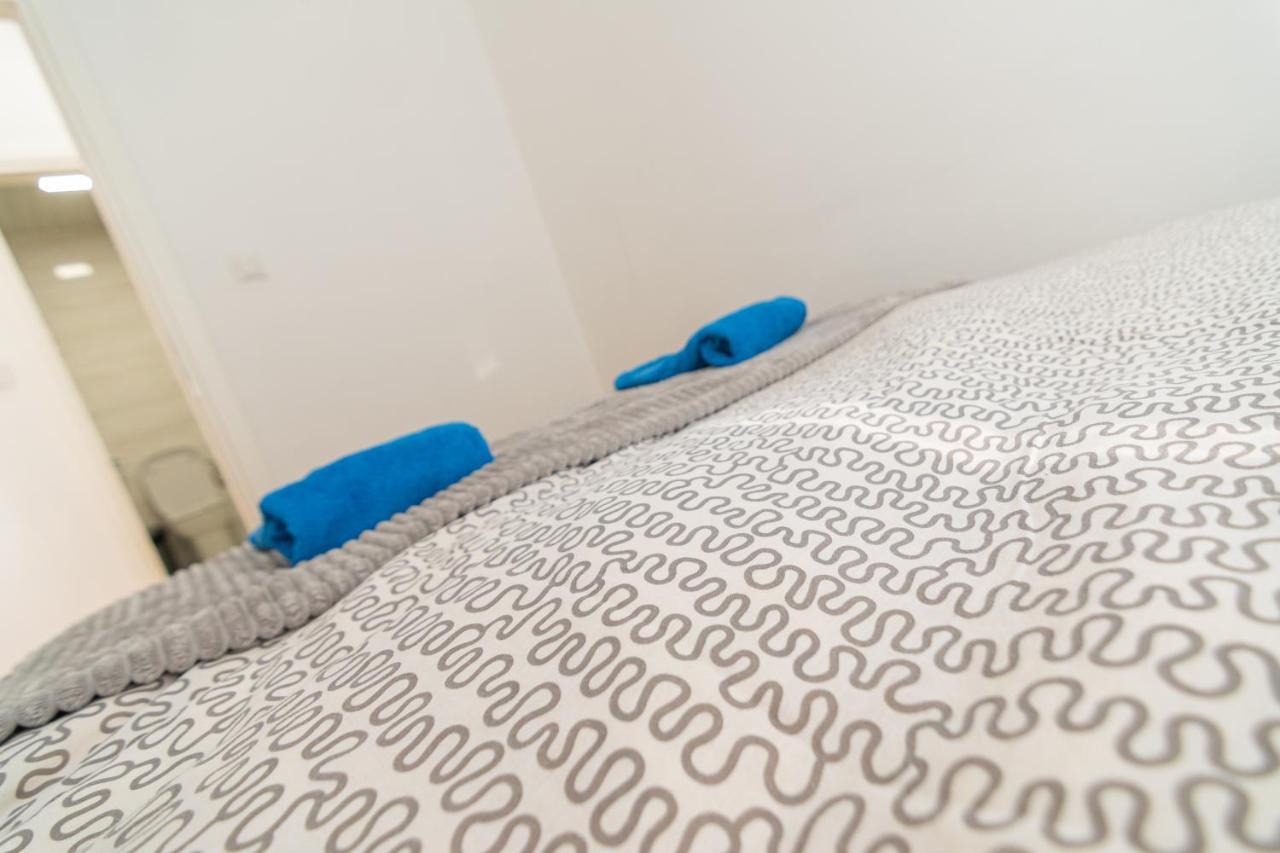 High-End Spacious Apartment Next To City Mall Скопье Экстерьер фото