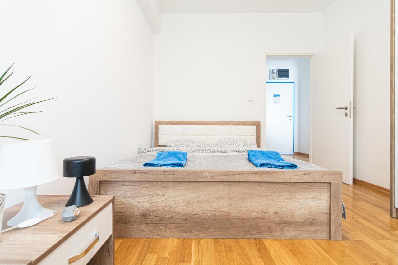 High-End Spacious Apartment Next To City Mall Скопье Экстерьер фото