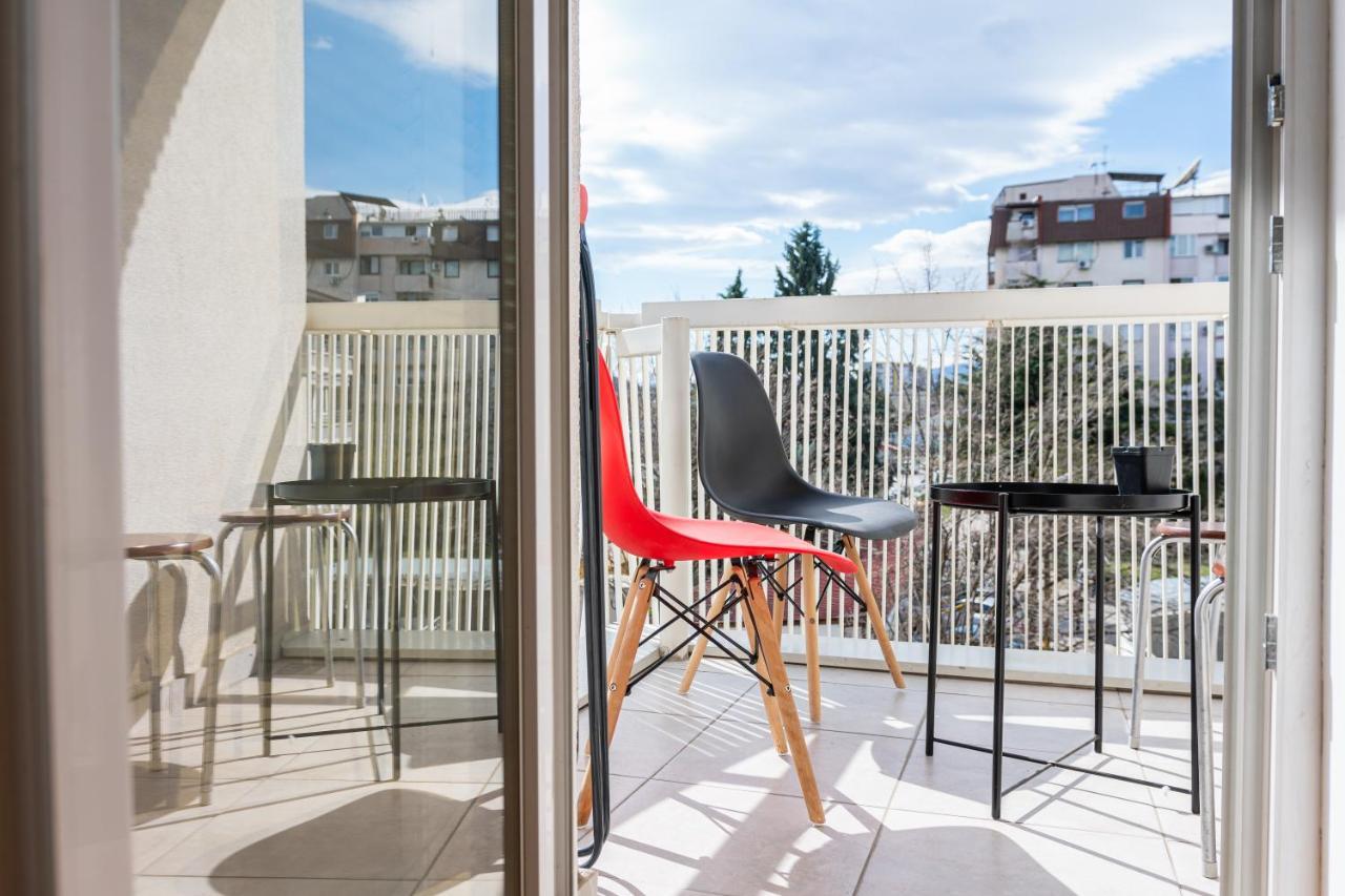 High-End Spacious Apartment Next To City Mall Скопье Экстерьер фото