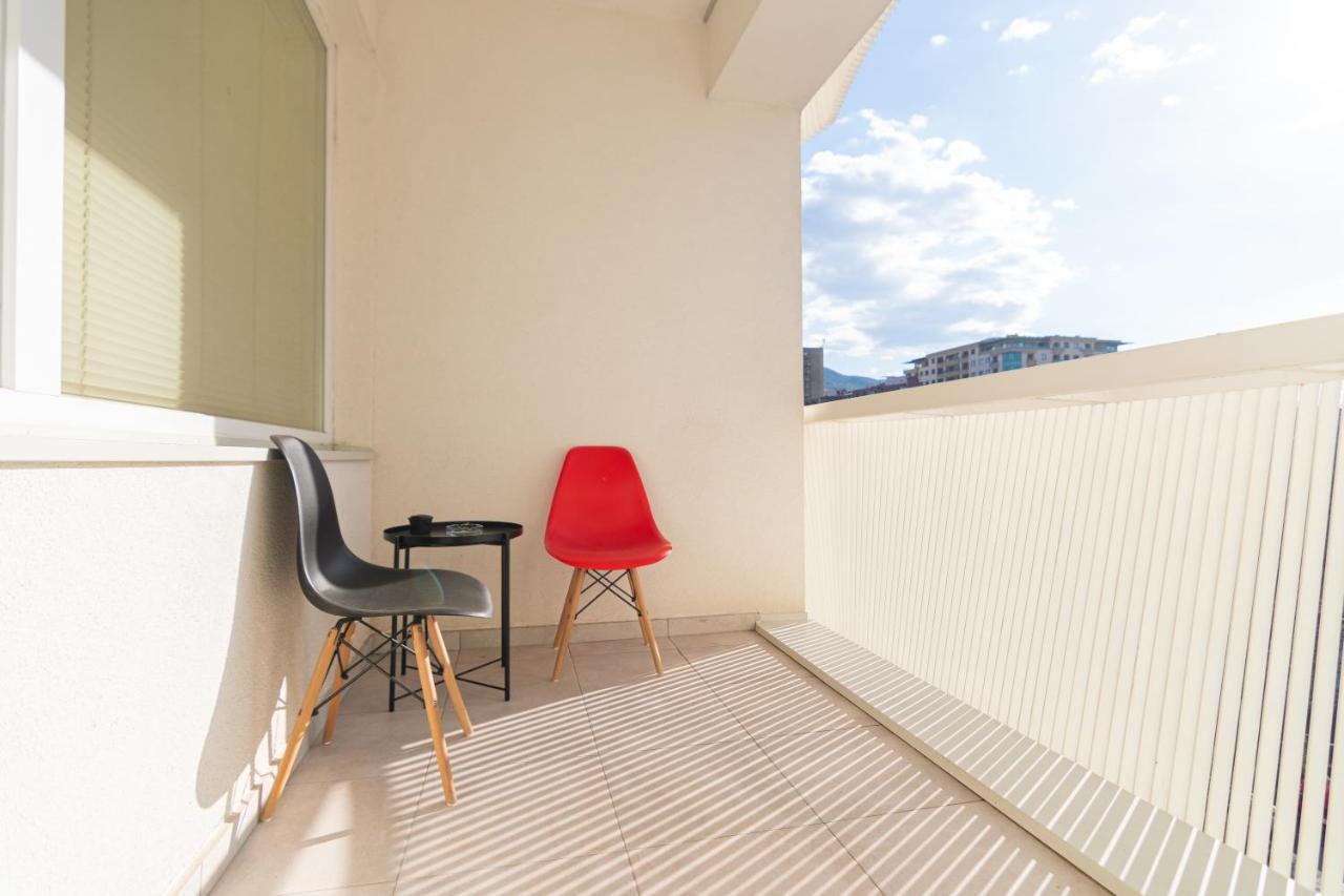 High-End Spacious Apartment Next To City Mall Скопье Экстерьер фото